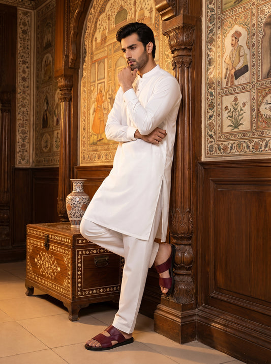 Rich Crimson chappal