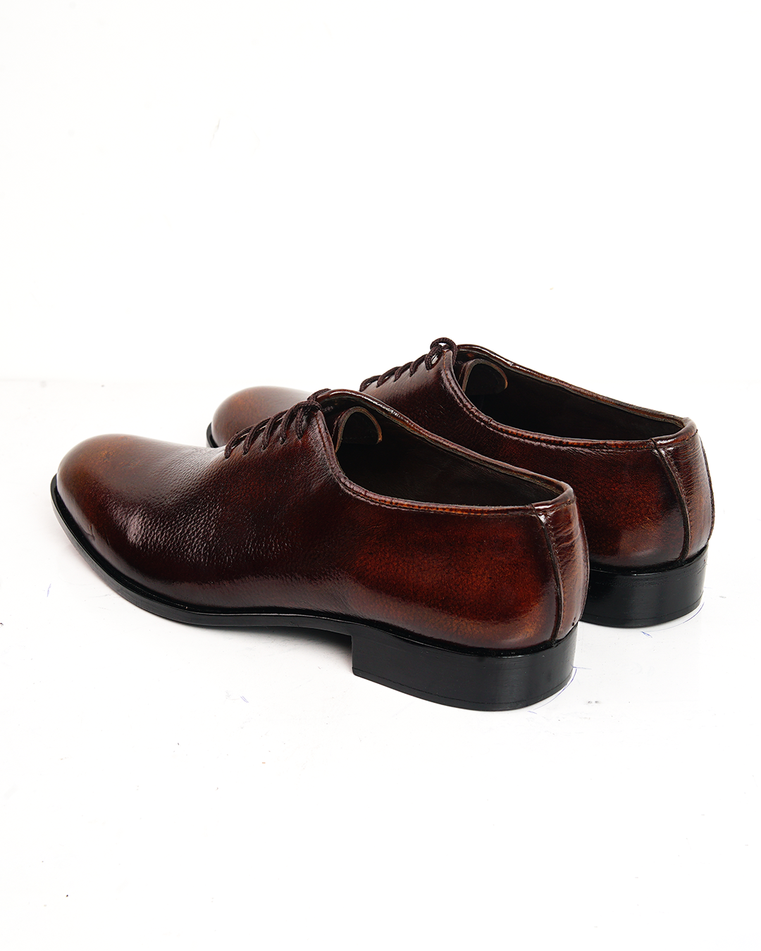 Royal wholecut shoes