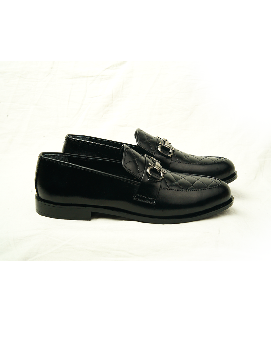 Refined Radiance | Black